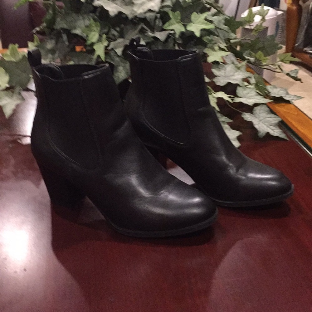 Bass ankle boots